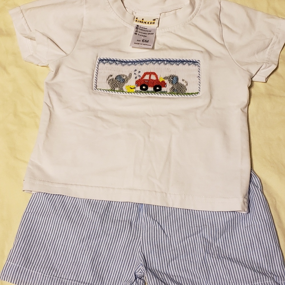 Babeeni Smocked 2 piece short set 6 months
